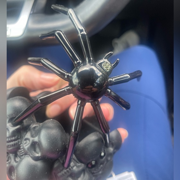 Bath & Body Works Spider on Skulls NOISE
MAKING Foaming Soap Holder, NWT - Picture 6 of 7